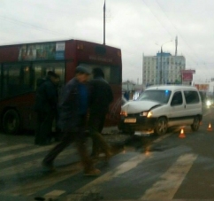 У Чернівцях знову ДТП за участі маршрутки