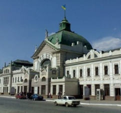 У Чернівцях на хабарі затримали начальника вокзалу