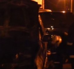 У Чернівцях на проспекті вночі горіло два авто (відео)