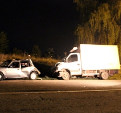 У Чернівецькій області п’яний водій вантажівки протаранив легковик, загинула молода дівчина