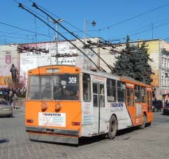 У Чернівцях – чергове пограбування в тролейбусі