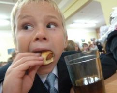 Городской совет отказался кормить школьников за счёт бюджета Черновцов