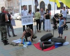 “Сбербанк России” помогает пиару многих активистов