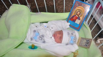 Хлопчика, підкинутого у лікарню в Чернівецькій області, усиновили