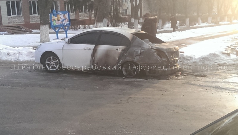 У Чернівецькій області вщент згоріло авто