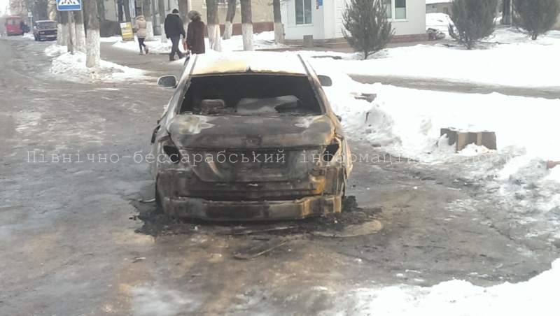 У Чернівецькій області вщент згоріло авто