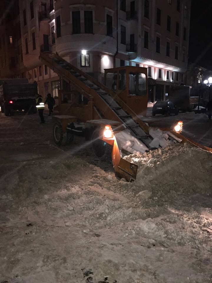 Прибирання всіх вулиць Чернівців від снігу обійдеться в 2 мільйони на день