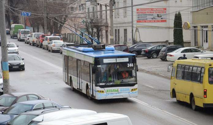 У Чернівцях з квітня проїзд у тролейбусах коштуватиме 2 гривні