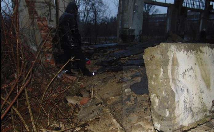 У Чернівецькій області чоловік загинув під бетонною плитою 