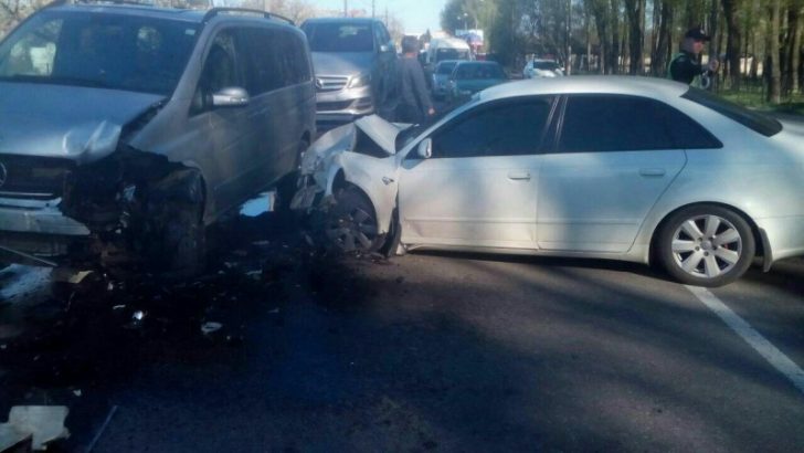 ДТП на виїзді Чернівців: водій одного з авто загинув