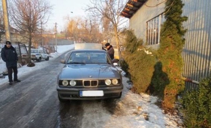 У Чернівецькій області чоловік викрав BMW, підібравши ключі