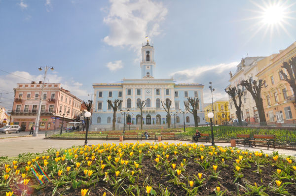 Чернівчанин зареєстрував петицію про перейменування Центральної площі на площу Реформації