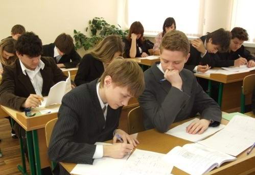 У школах Чернівців завтра відновлять навчання