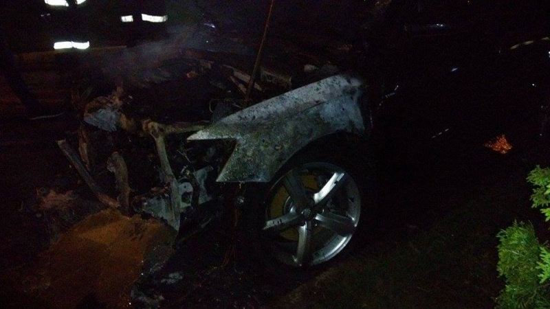 У Чернівцях вночі згоріло авто