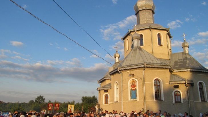 З Чернівців до Хрещатика. Триває хресний хід