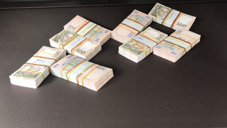 На хабарі у 1 млн грн затримали начальника ОДПІ Державної фіскальної служби у Чернівецькій області