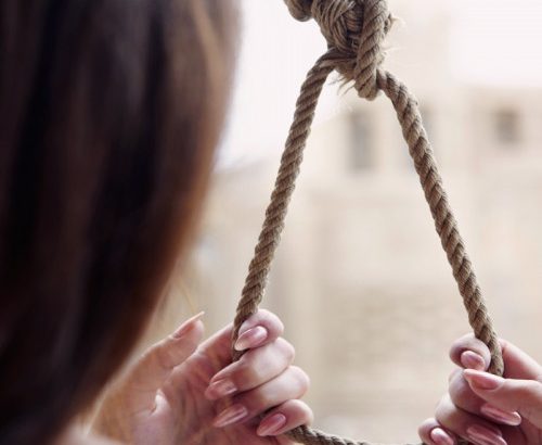 Стали відомі подробиці самогубства школярки у Чернівецькій області