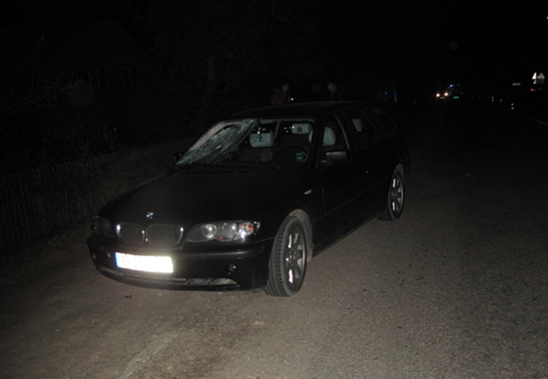 У Чернівецькій області водій авто на єврономерах на смерть збив пішохода 