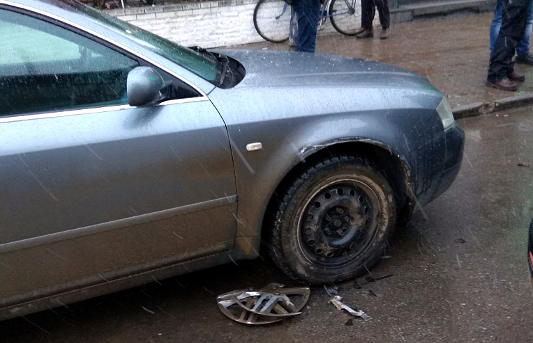 ДТП у Чернівецькій області: п’яний водій на Infiniti  в’їхав у Audi А6