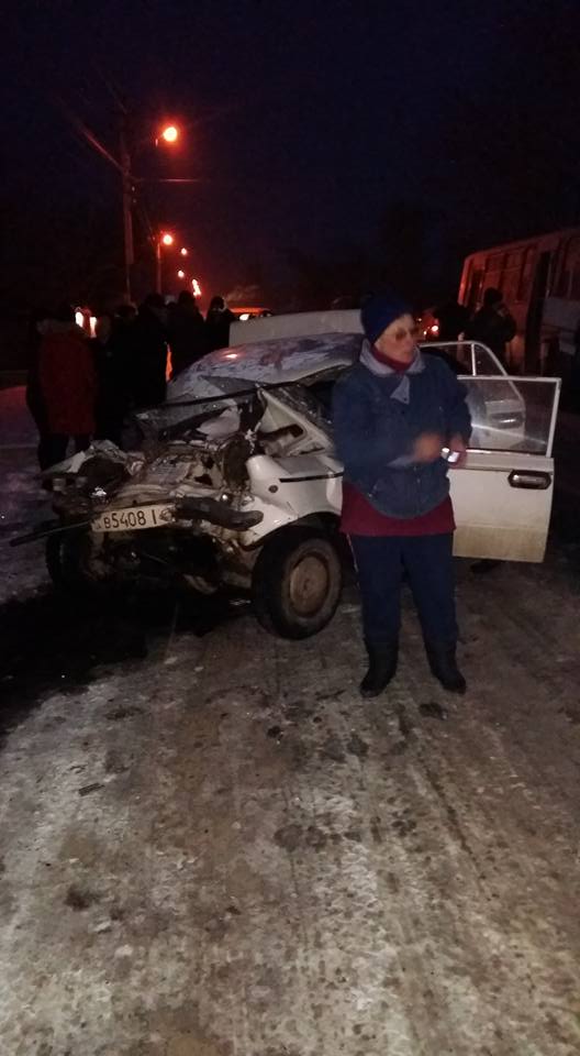 ДТП у Чернівецькій області: зіткнулись маршрутка та легковик