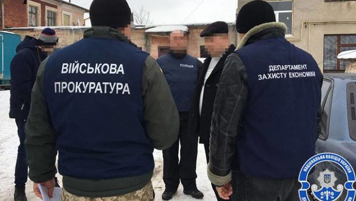 У Чернівецькій області посадовця управління Держпраці затримали на хабарі