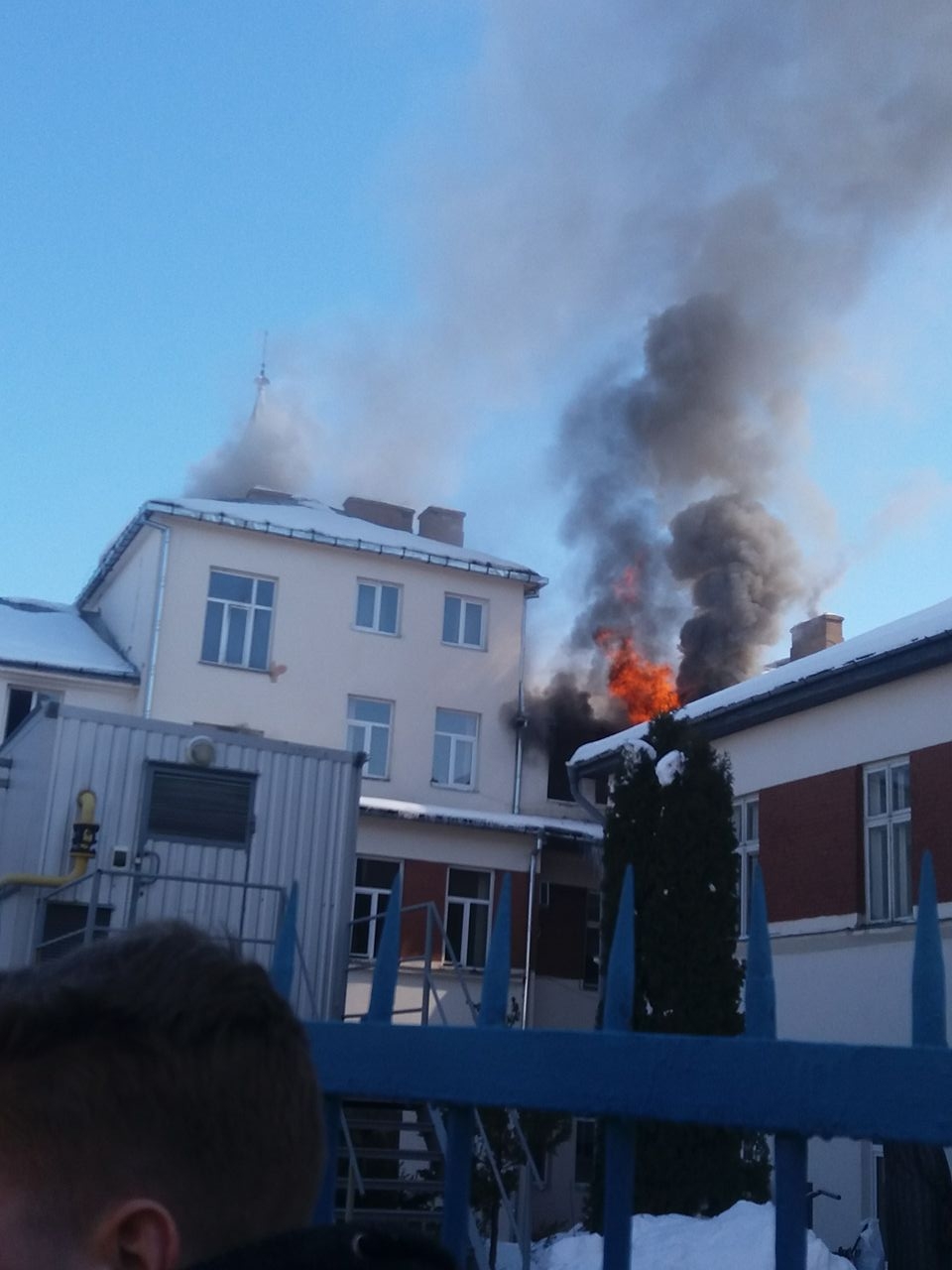 У Чернівецькому транспортному коледжі сталася пожежа