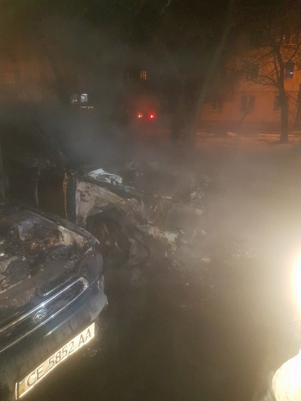 Авто, яке вночі згоріло у Чернівцях, належить активісту "СтопКору"