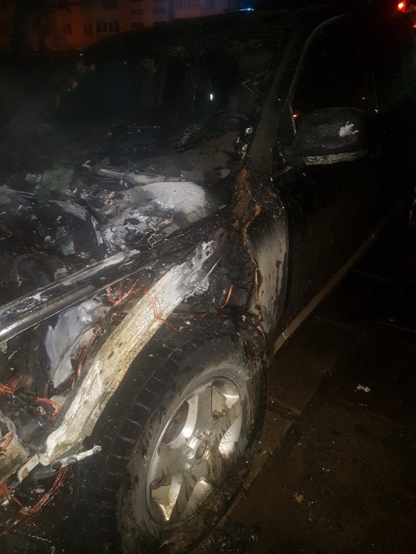 Авто, яке вночі згоріло у Чернівцях, належить активісту "СтопКору"