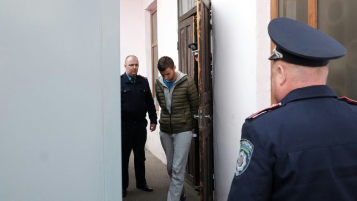 Молодика, який на смерть збив комунальника у Чернівцях, ув’язнили на рік