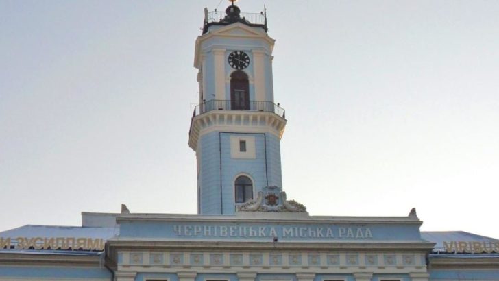 Чернівецьку міськраду пікетують підприємці ринку «Буковинський»