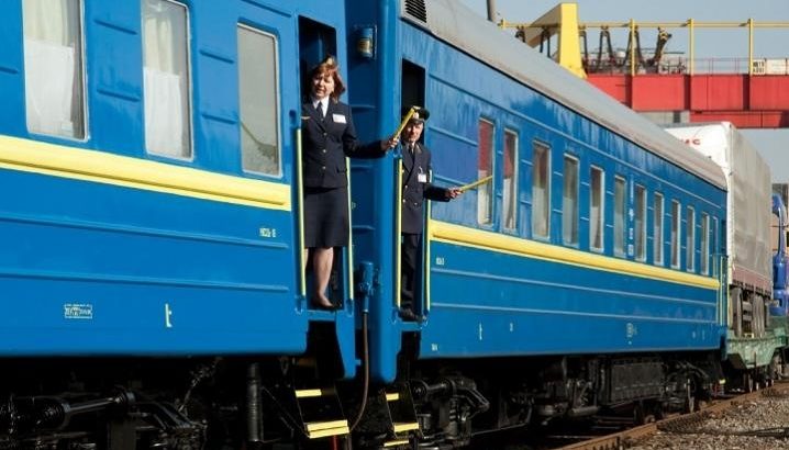 На потяг «Чернівці-Київ» з 11 травня закритий продаж квитків