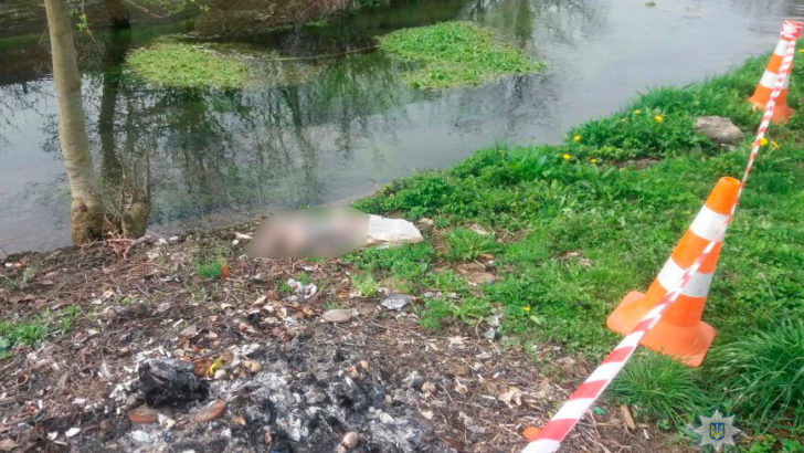 Судмедексперт: «Немовля, яке знайшли у річці на Буковині, пробуло у воді біля 5 днів»