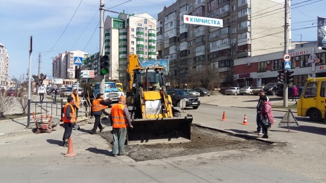 На яких вулицях у Чернівцях проведуть поточний ремонт у квітні