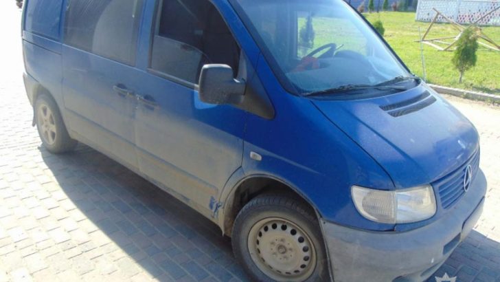 У Чернівецькій області мікроавтобус збив 9-річну дитину