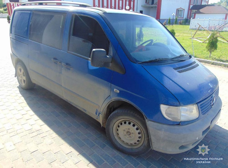 23 травня у смт Красноїльськ (Сторожинецького р-ну) 24-річний водій мікроавтобуса «Mercedes» збив 9-річного хлопчика.