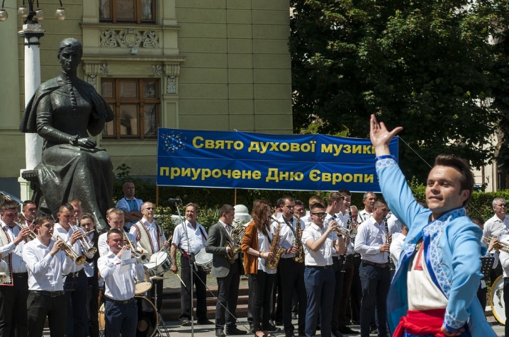Сьогодні, 16 транвя, на Соборній площі мало відбутися 45-те ювілейне свято духової музики, приурочене Дню Європи в Україні.