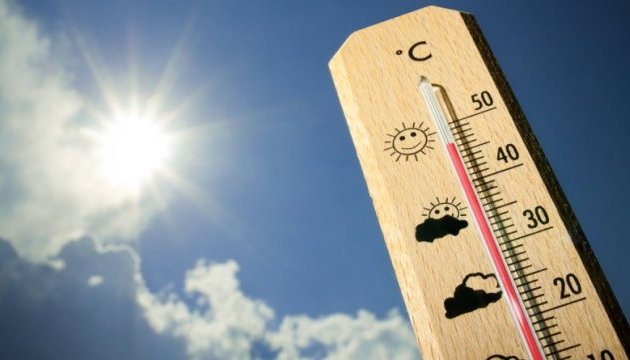 Цього року середньомісячна температура квітня у Чернівецькій області була найвищою за всі 152 роки метеоспостережень – 14,7 градуси.