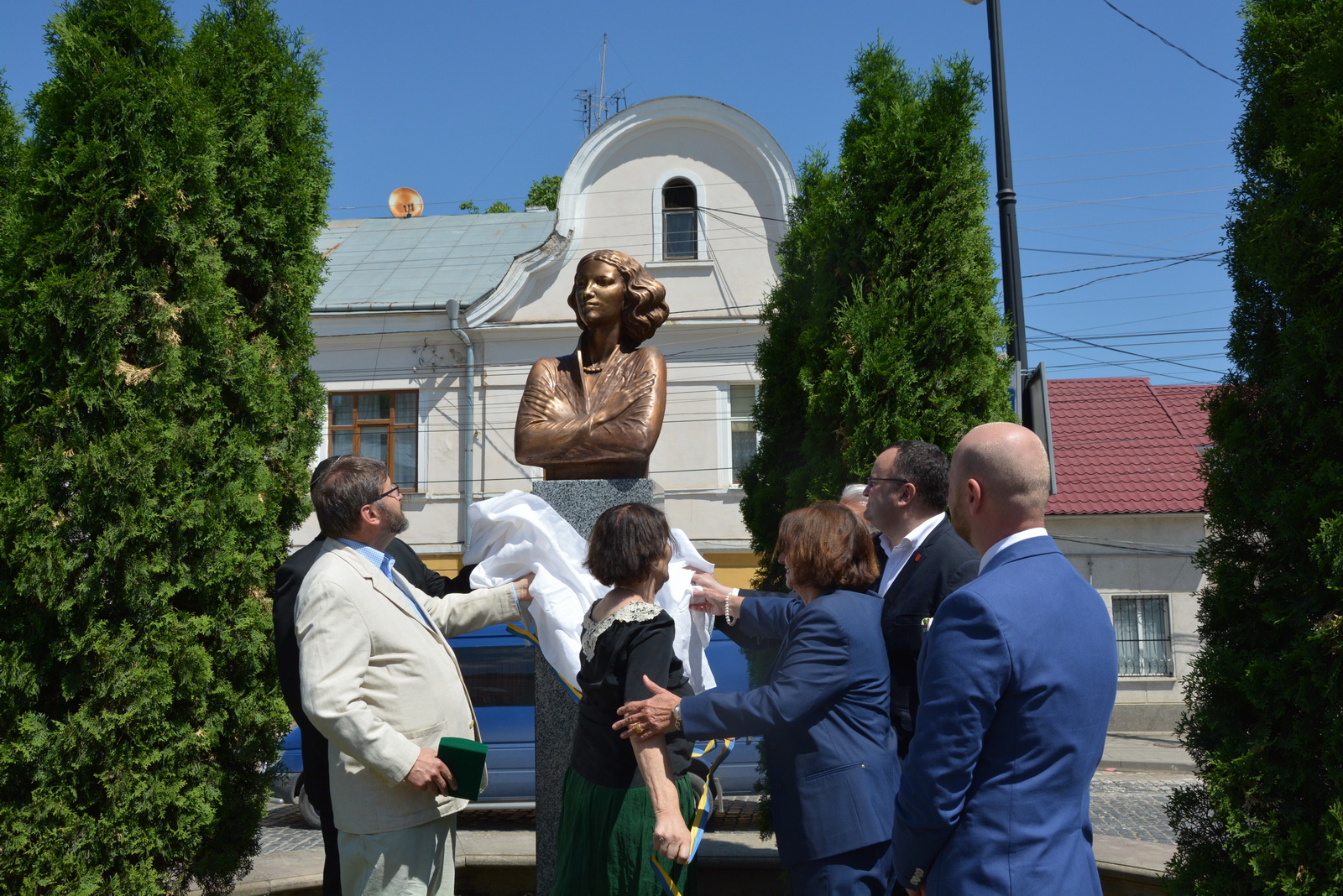 У Чернівцях відкрили пам’ятник Розі Ауслендер