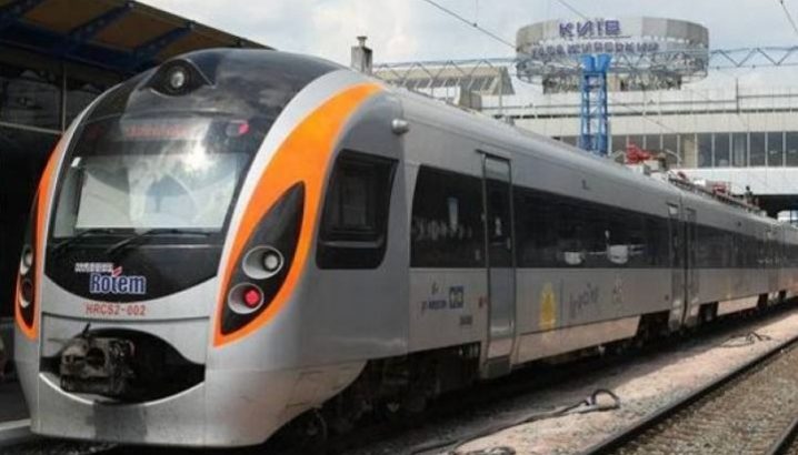 Пасажири пропонують запустити потяг Інтерсіті «Чернівці – Київ»