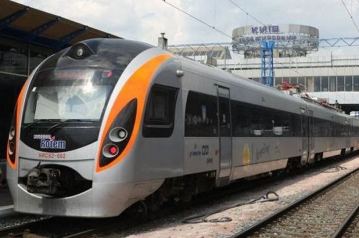 Пасажири пропонують запустити потяг Інтерсіті «Чернівці – Київ»