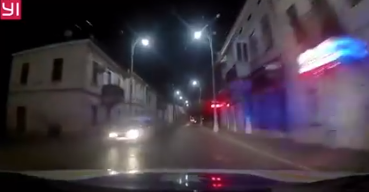 Нічна погоня в центрі Чернівців: поліція затримала п’яного агресивного водія (відео)