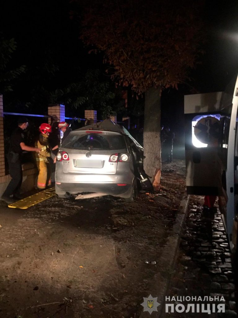 Смертельна ДТП у Чернівцях: загинув 25-річний пасажир 